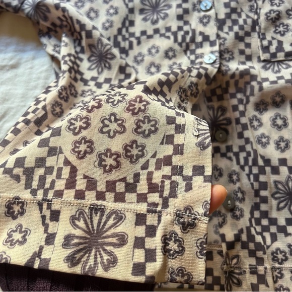 Urban outfitters sheer button up top - Picture 3 of 4